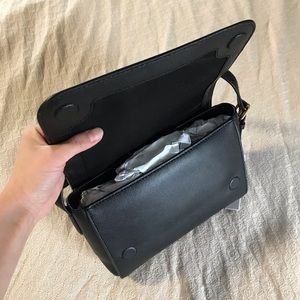 marc jacobs the commuter medium crossbody bag